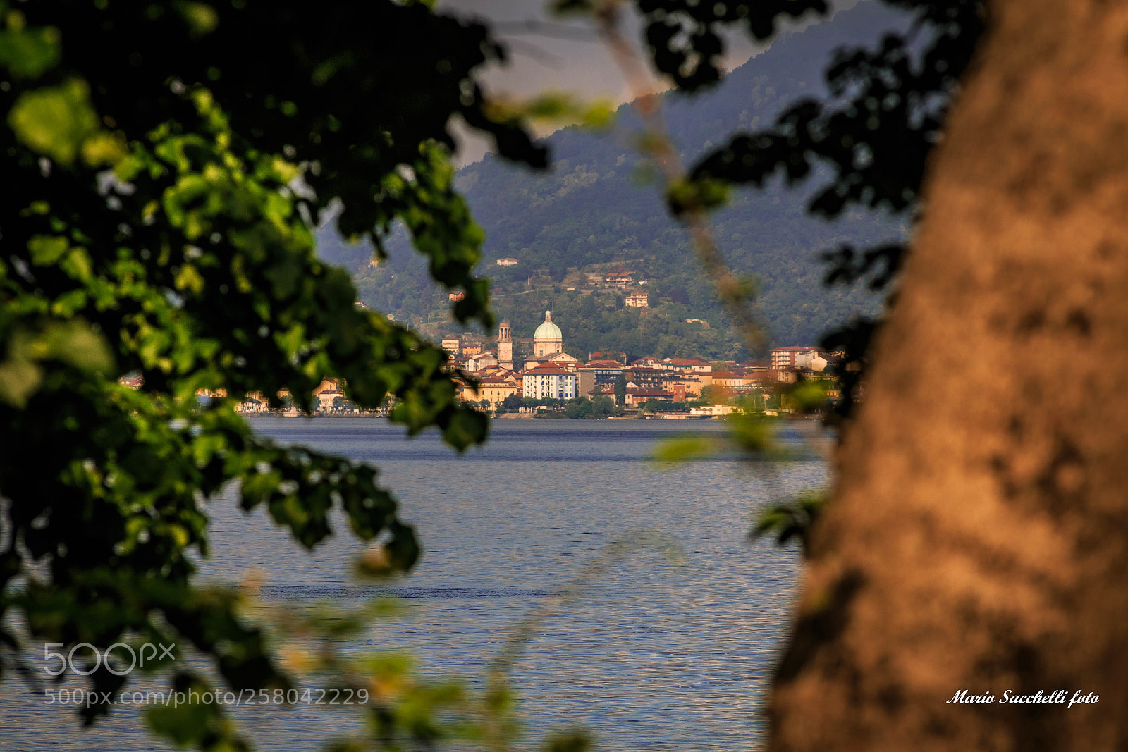 Canon EOS 6D sample photo. Uno sguardo verso intra photography