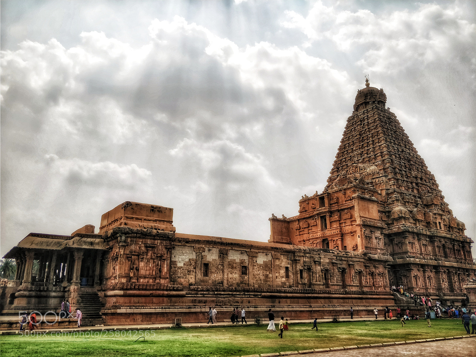 OnePlus 5T sample photo. Brihadisvara temple photography