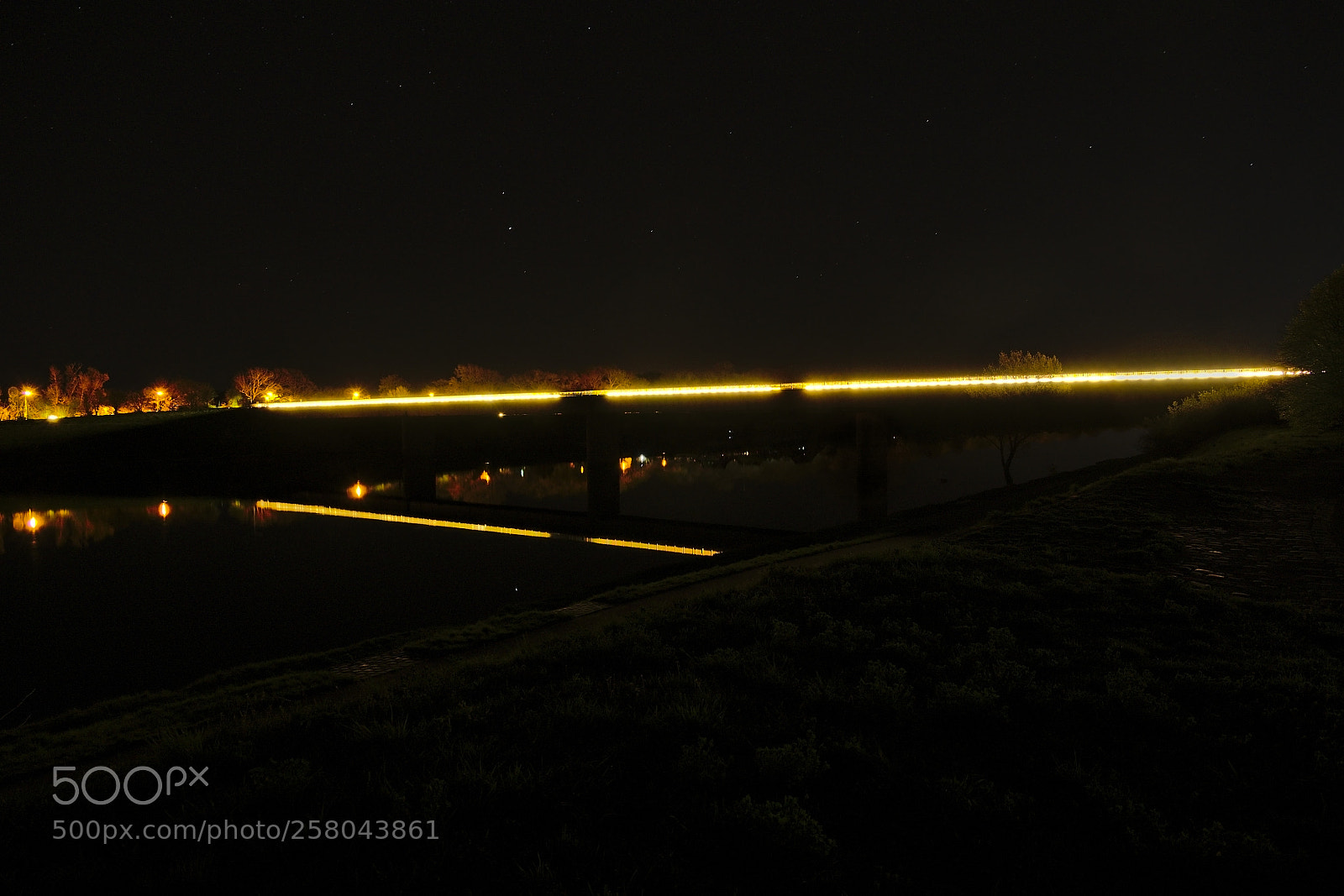 Olympus OM-D E-M10 II sample photo. Sliced night photography
