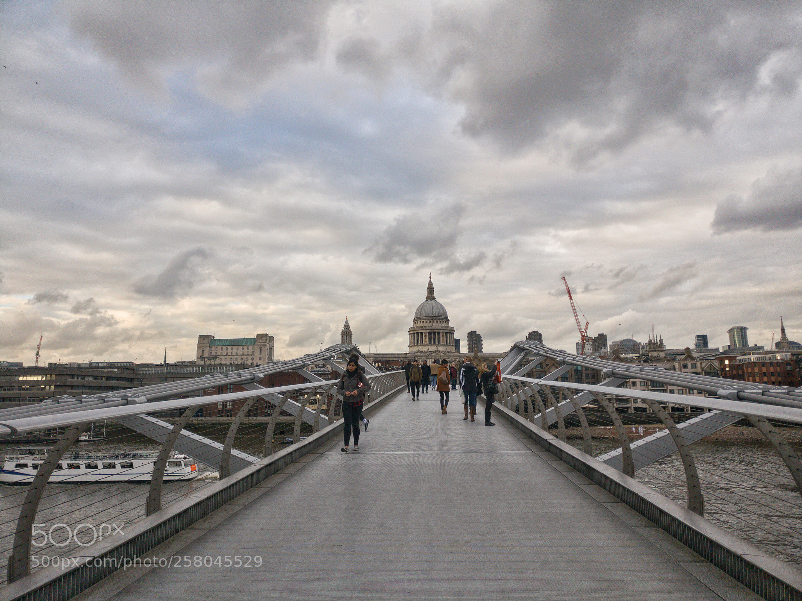 OnePlus A3003 sample photo. Millennium bridge photography