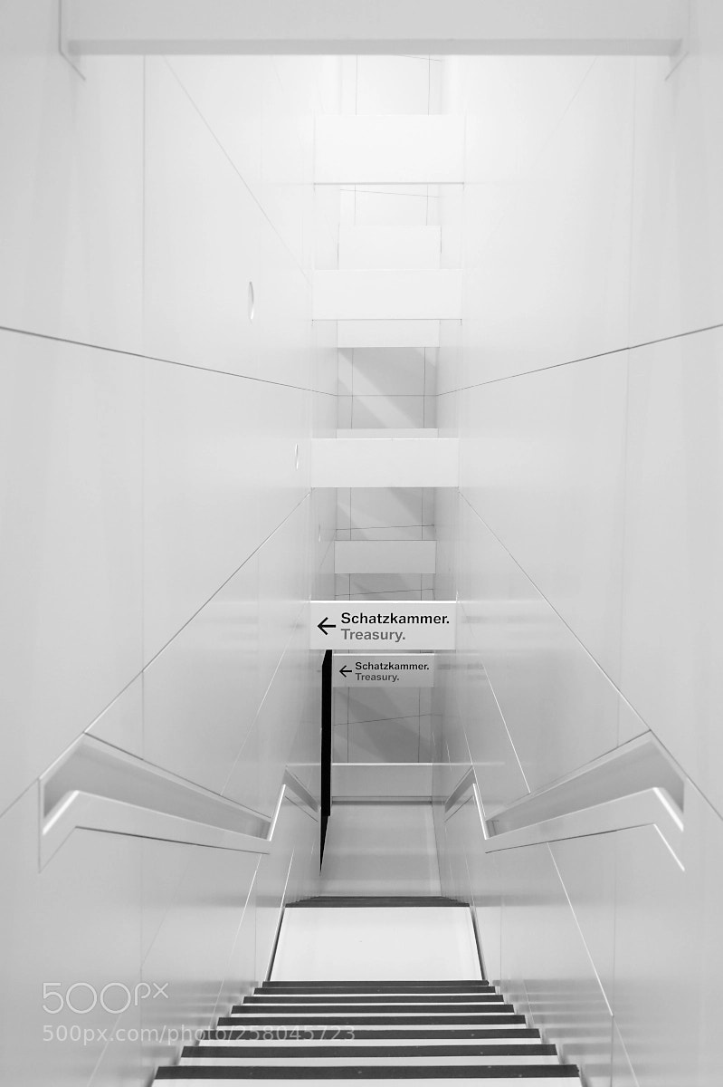 Sony DT 16-50mm F2.8 SSM sample photo. Bmw museum photography
