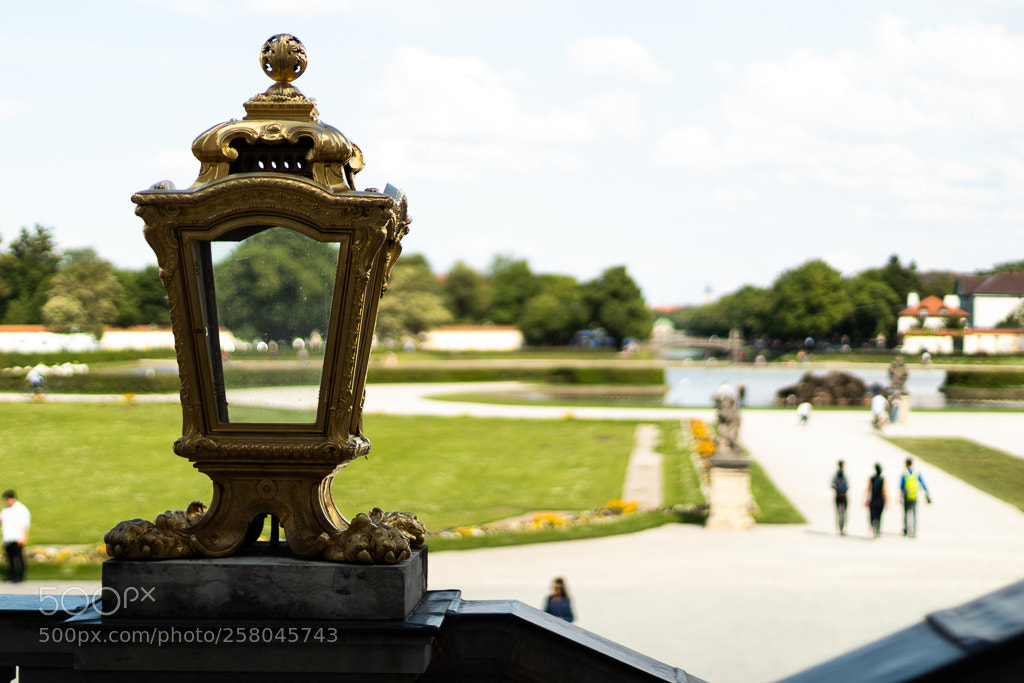 Canon EOS 1300D (EOS Rebel T6 / EOS Kiss X80) sample photo. Schloss nymphenburg's entrance photography