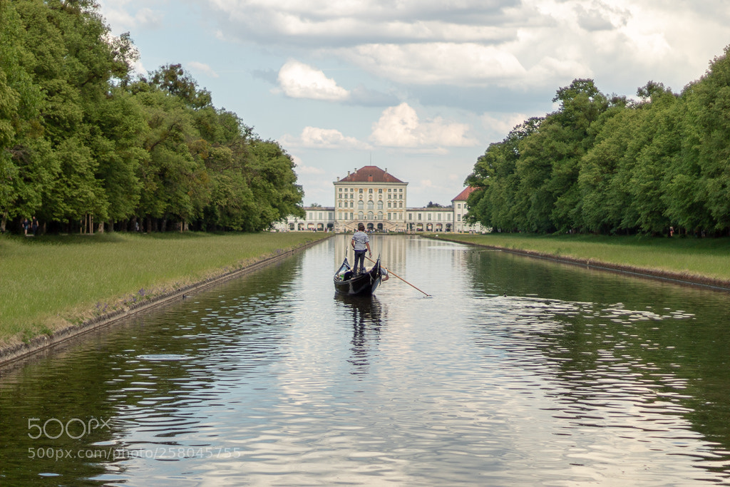 Canon EOS 1300D (EOS Rebel T6 / EOS Kiss X80) sample photo. Boat boat boat schloss photography