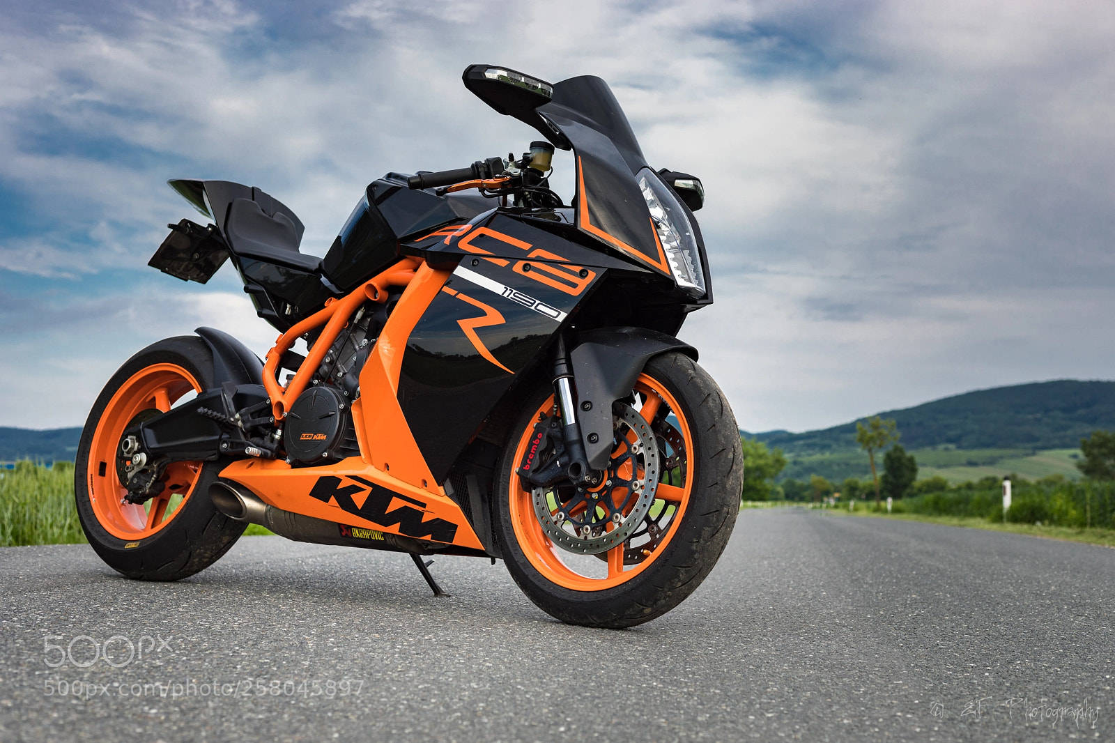 Canon EOS 5D Mark IV sample photo. Ktm rc8 photography