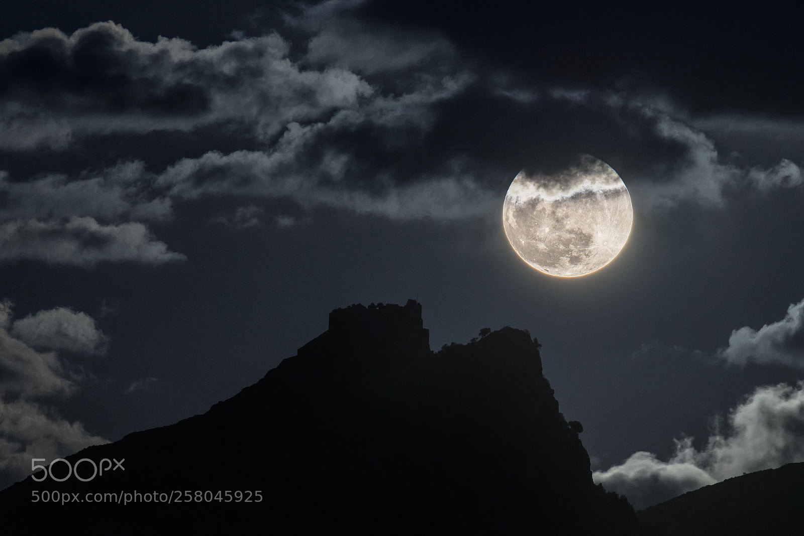 Nikon D610 sample photo. Moon over the castle photography