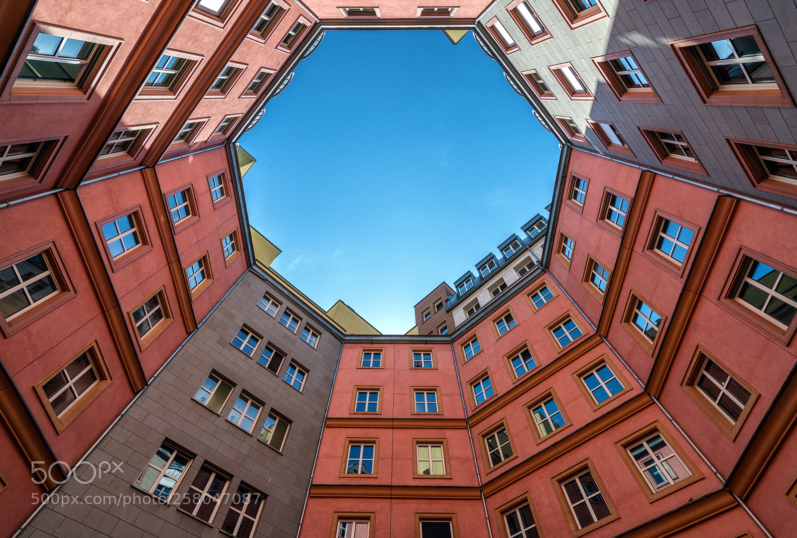 Sony a7R II sample photo. Symmetrical asymmetry photography