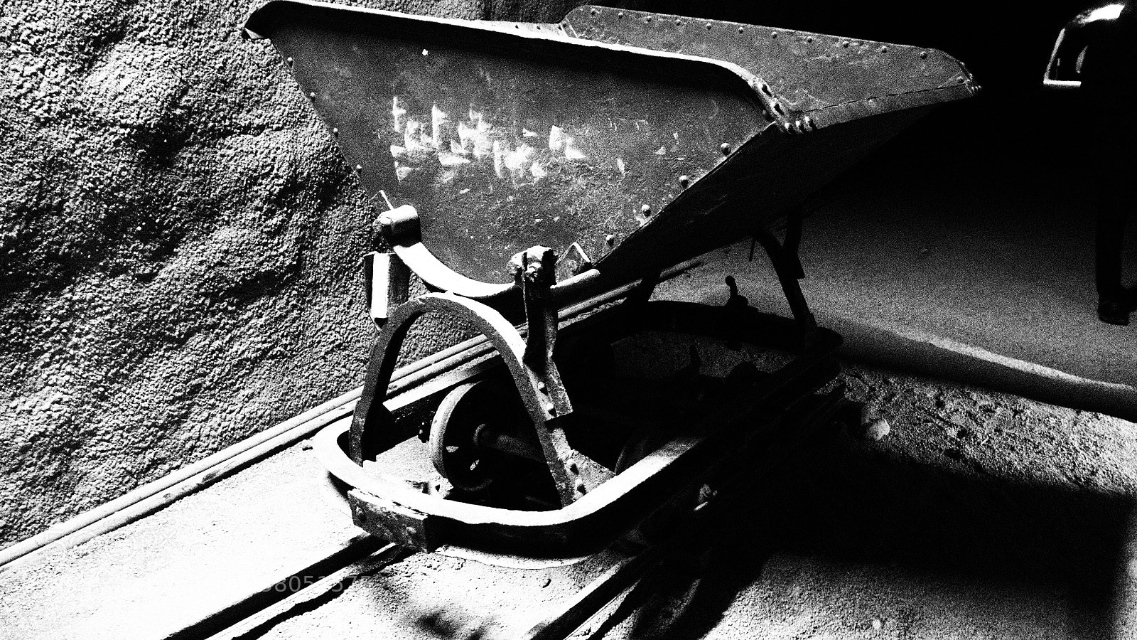 Olympus OM-D E-M10 II sample photo. Black and white photography