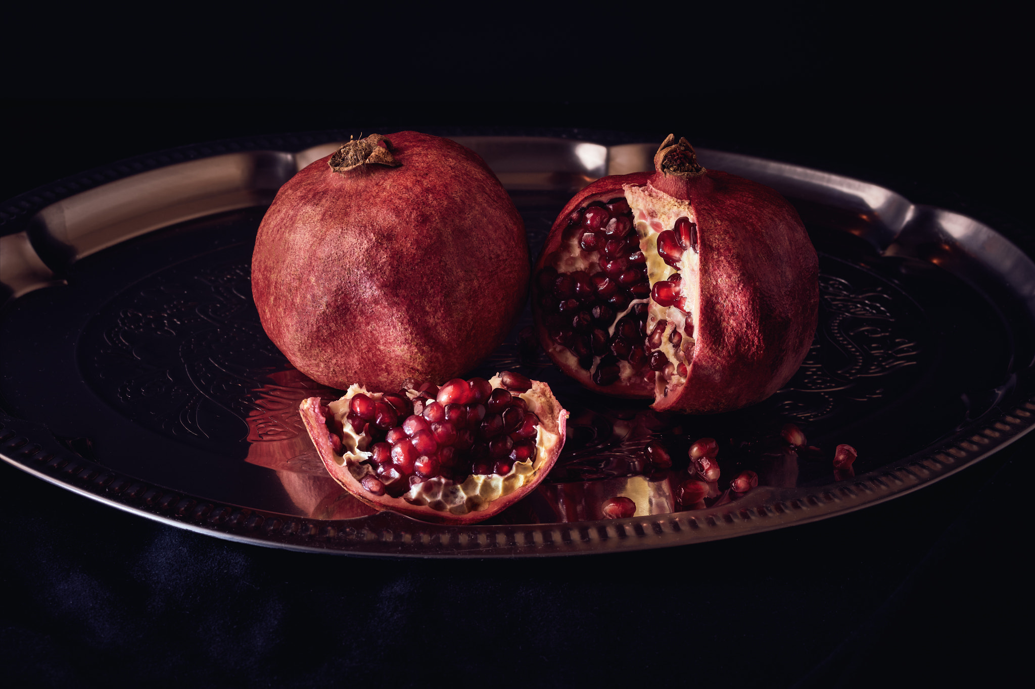 Olympus OM-D E-M5 II + Sigma 60mm F2.8 DN Art sample photo. Garnet mood photography