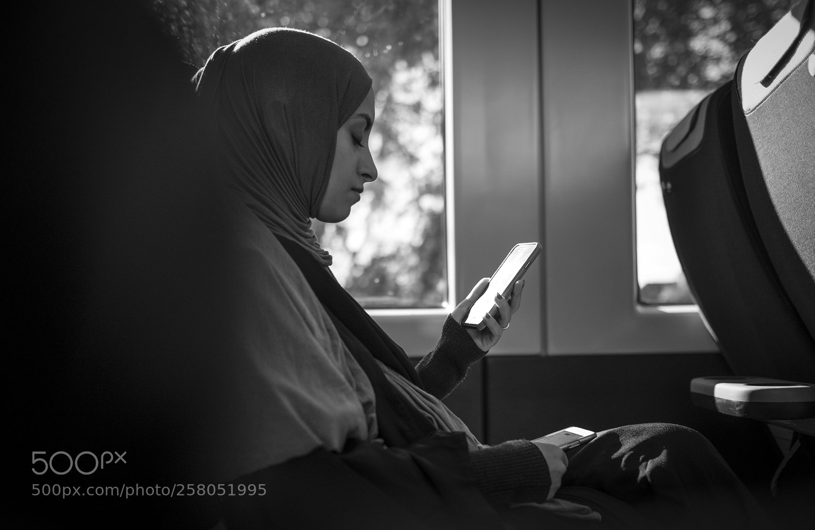 Fujifilm X-T2 sample photo. Lady with phone photography