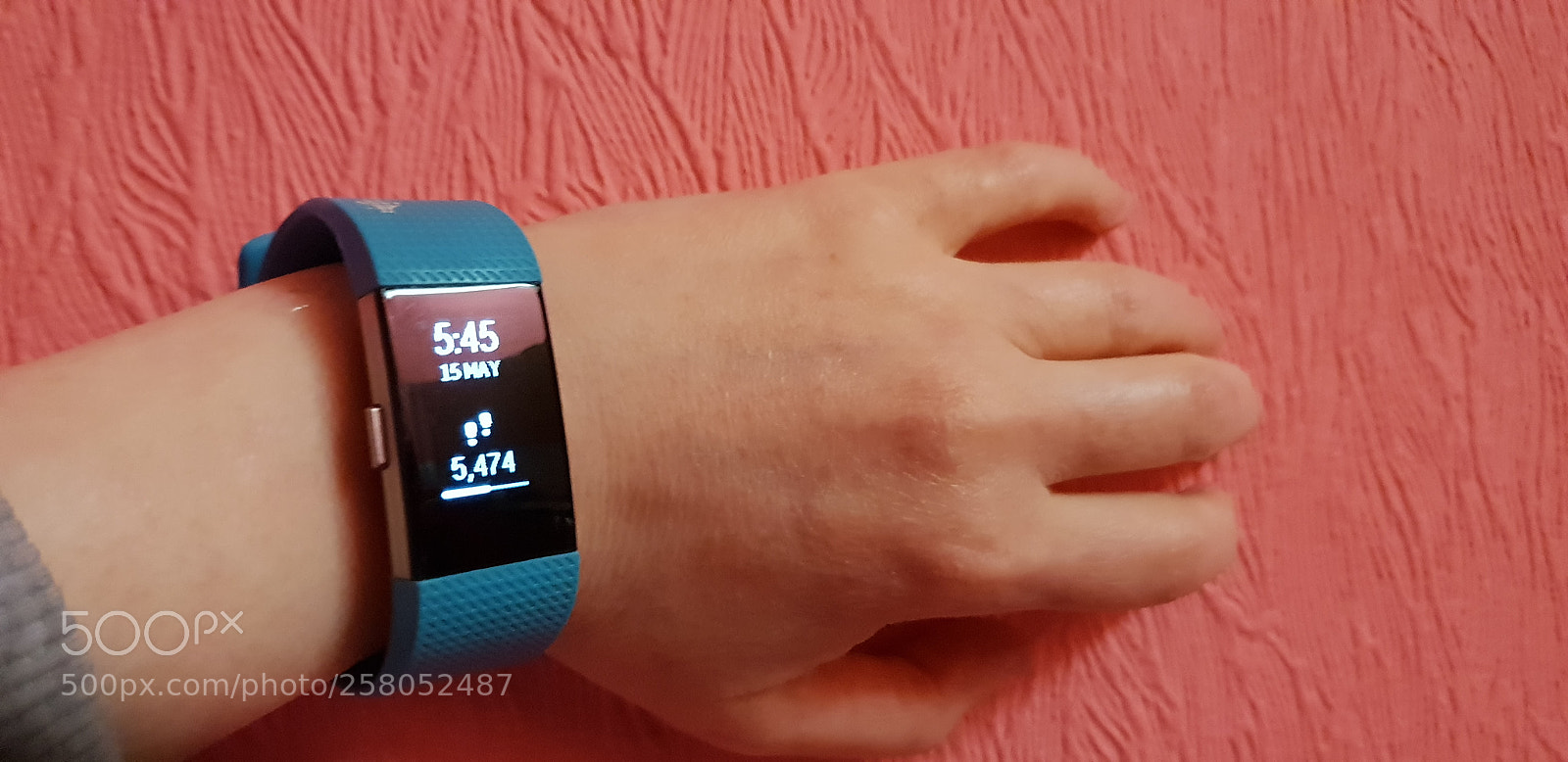 Samsung Galaxy S9+ sample photo. Stepping with fitbit photography