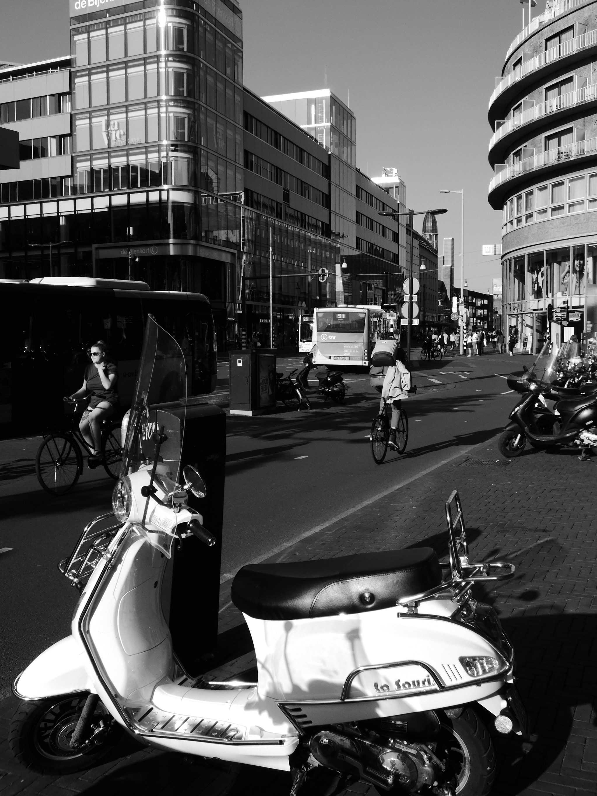 Panasonic DC-FZ83 sample photo. Street life photography