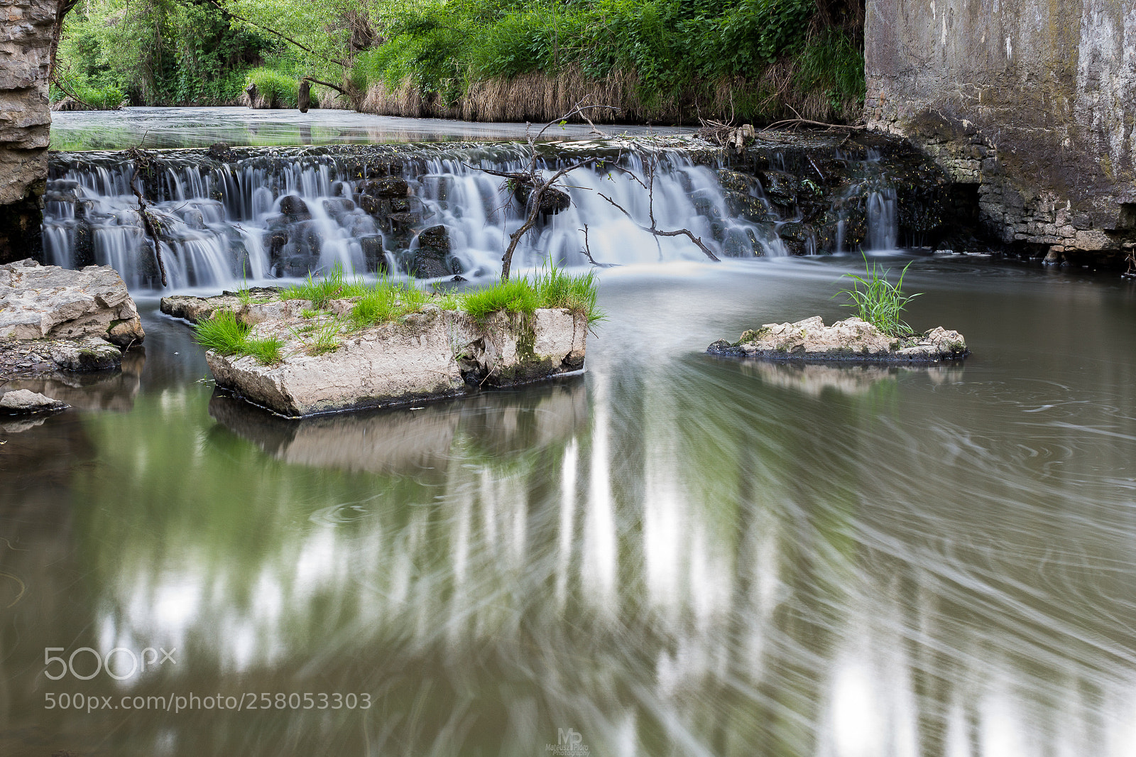 Canon EOS 1200D (EOS Rebel T5 / EOS Kiss X70 / EOS Hi) sample photo. Waterfall photography
