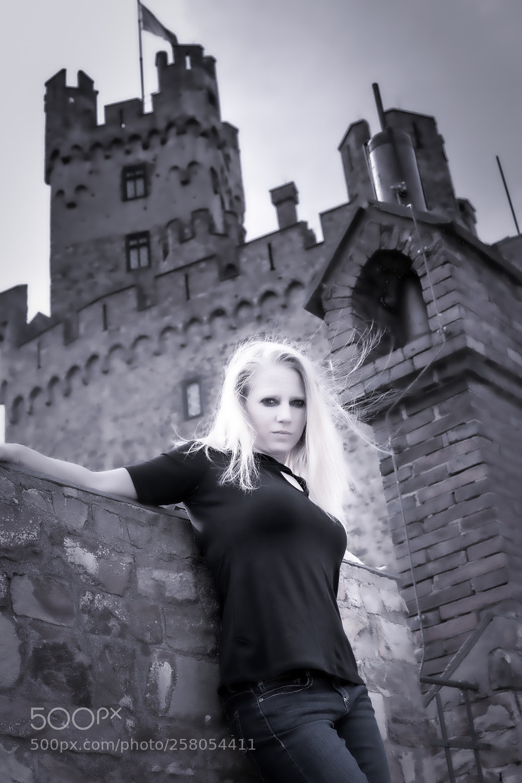 Sony a6300 sample photo. Hotness meets castle photography