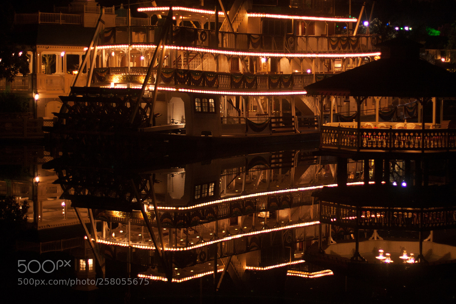 Canon EOS 40D sample photo. Riverboat photography