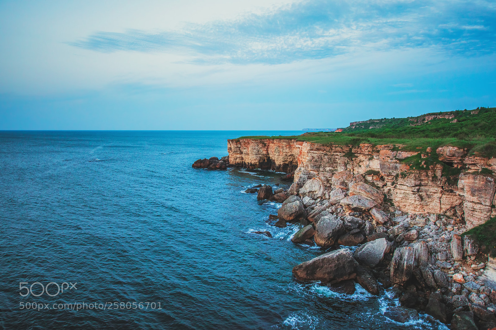 Canon EOS 5D Mark IV sample photo. Rocky coast on cape photography