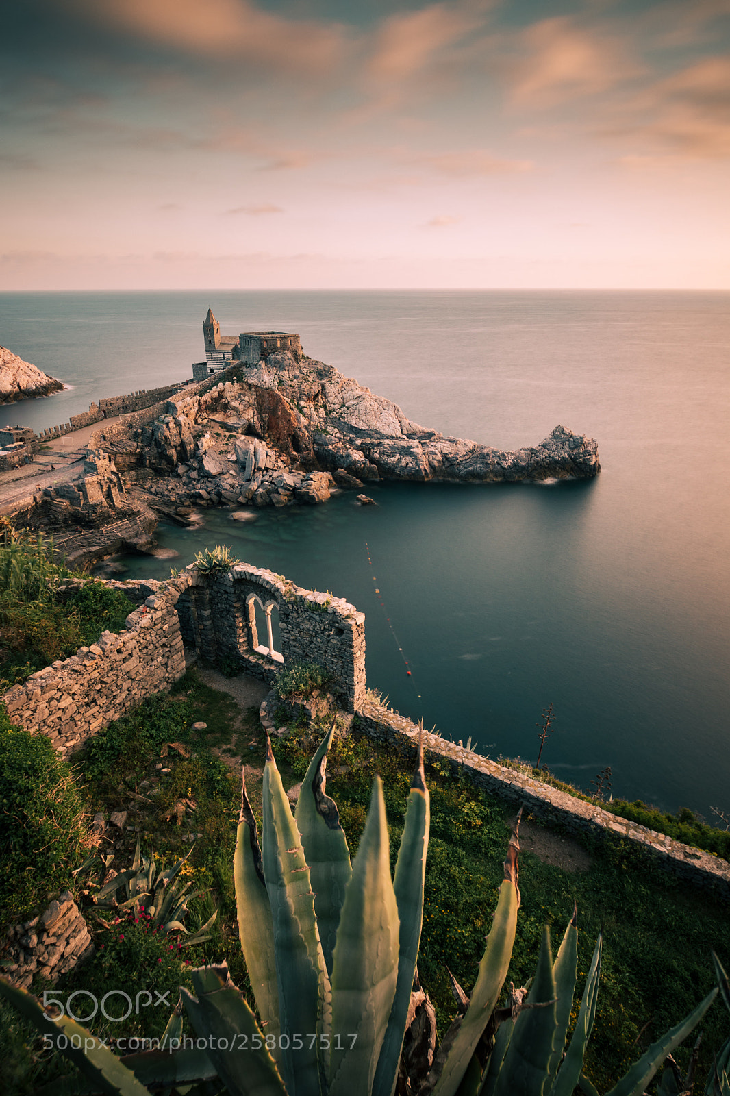 Canon EOS 77D (EOS 9000D / EOS 770D) sample photo. Porto venere photography
