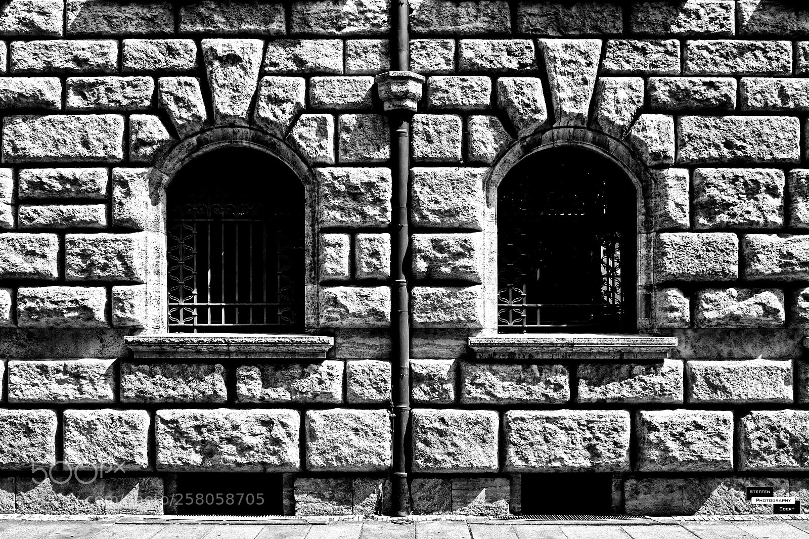 Canon EOS 760D (EOS Rebel T6s / EOS 8000D) sample photo. Two windows photography