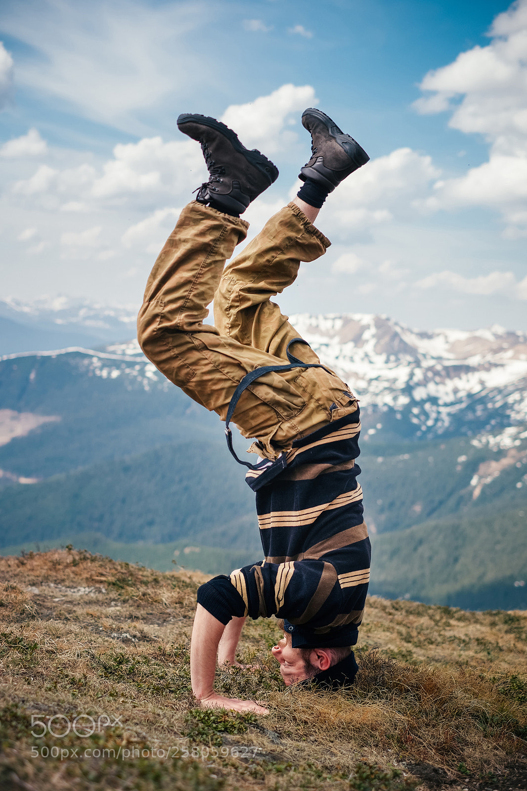 Fujifilm X-T1 sample photo. Male hiker headstand in photography