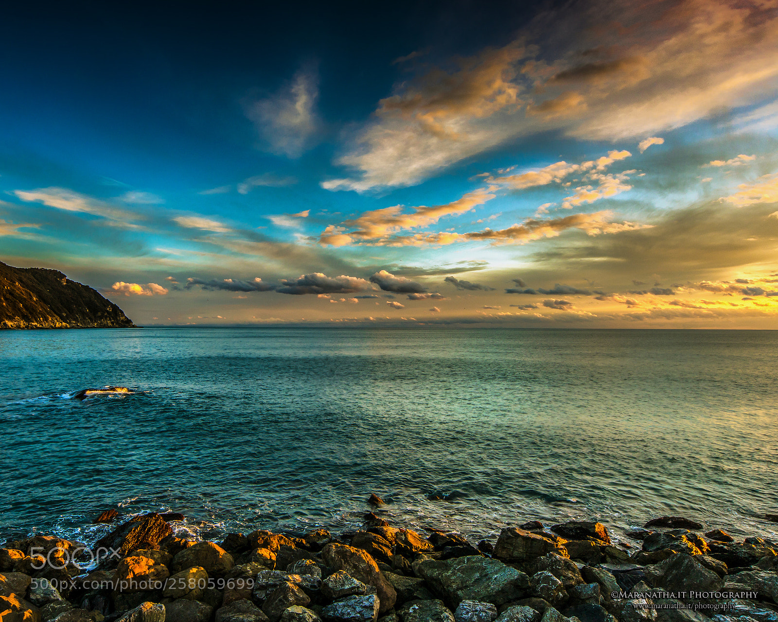 Canon EOS 70D sample photo. Sunset over the ligurian photography