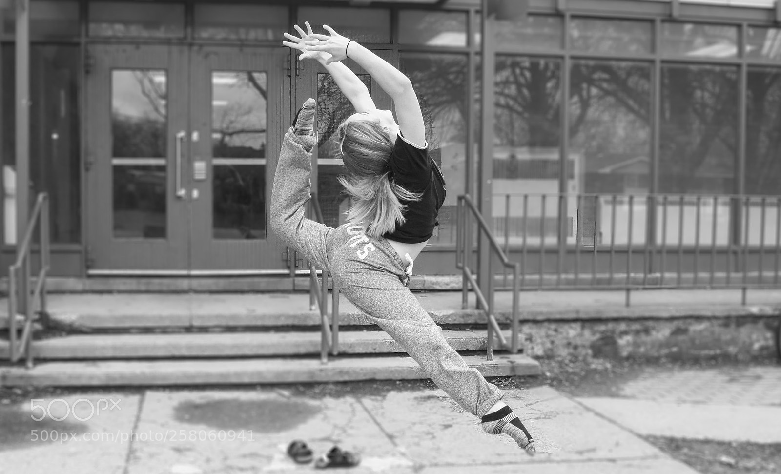 Nikon D3400 sample photo. Human form photography
