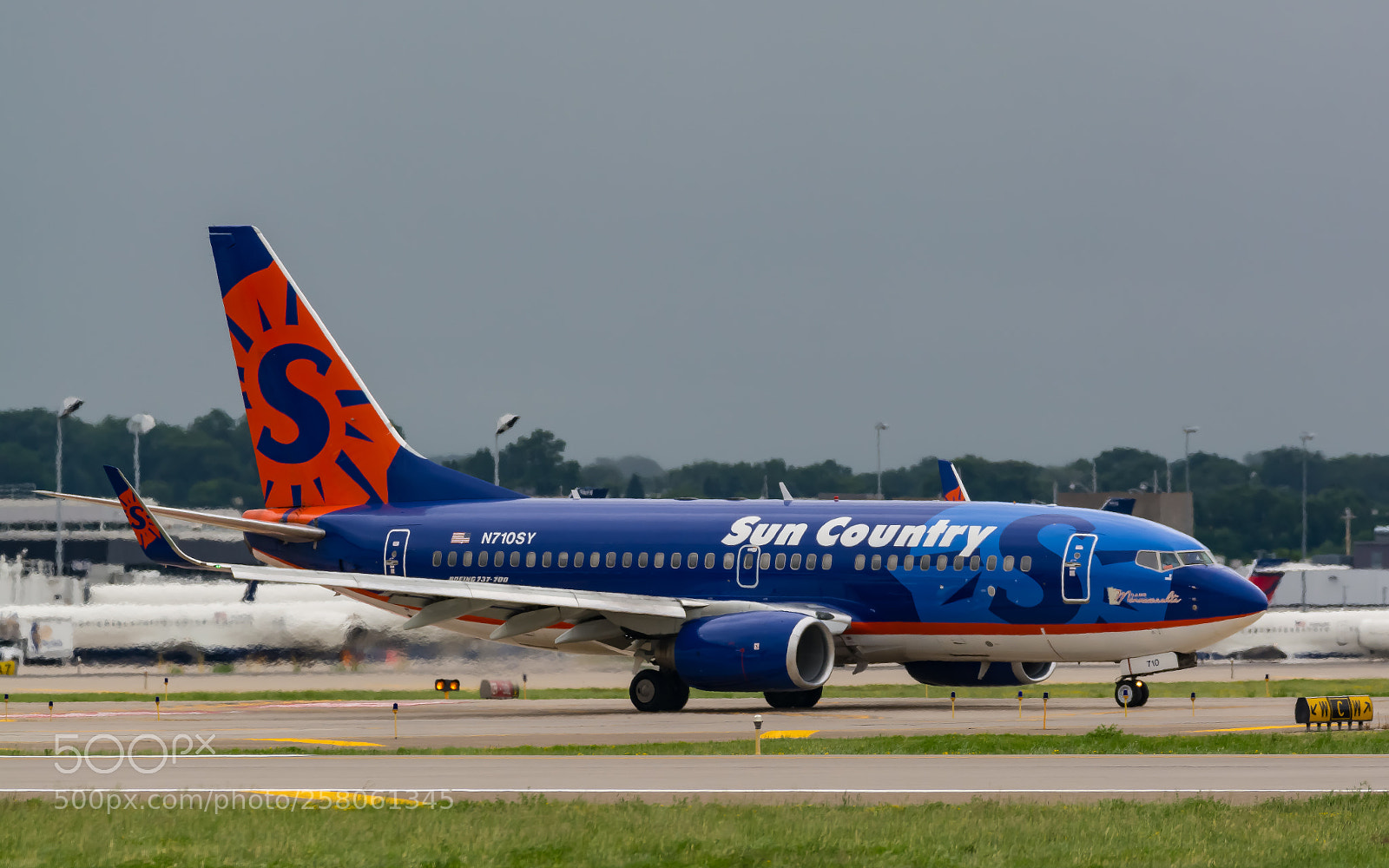 Nikon D7100 sample photo. Sun country airlines boeing photography