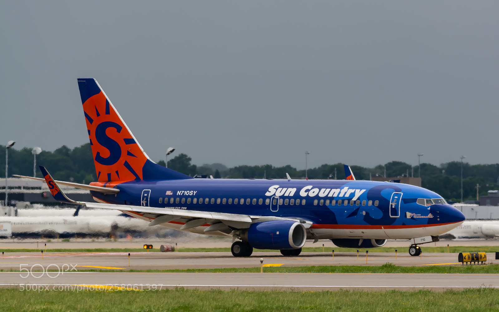 Nikon D7100 sample photo. Sun country airlines boeing photography