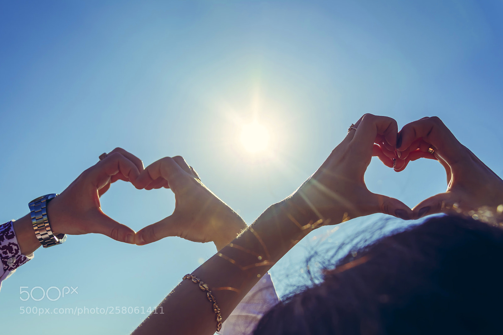 Nikon D7100 sample photo. Newlyweds hold their hands photography