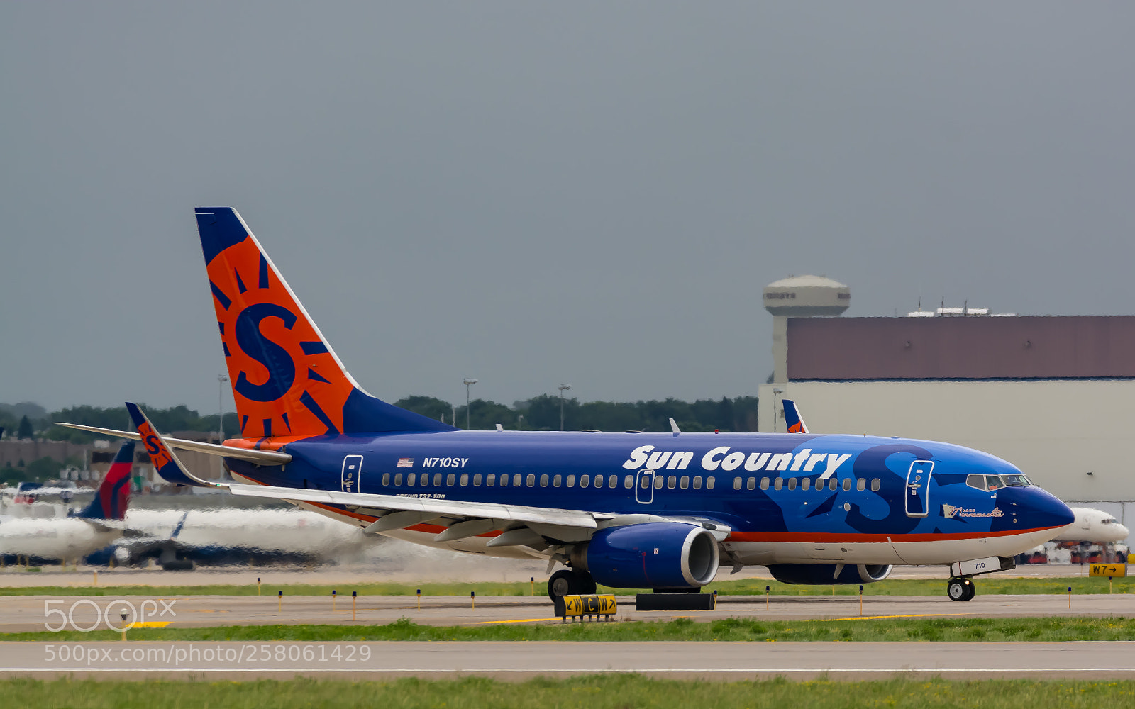 Nikon D7100 sample photo. Sun country airlines boeing photography