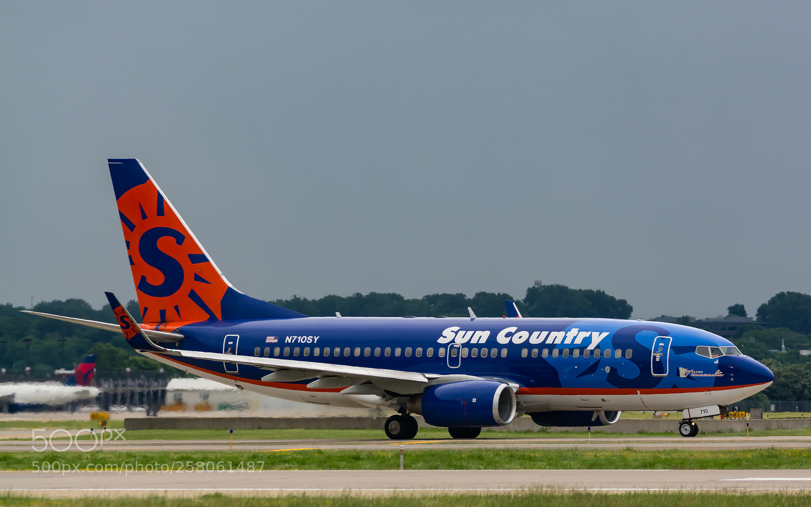 Nikon D7100 sample photo. Sun country airlines boeing photography