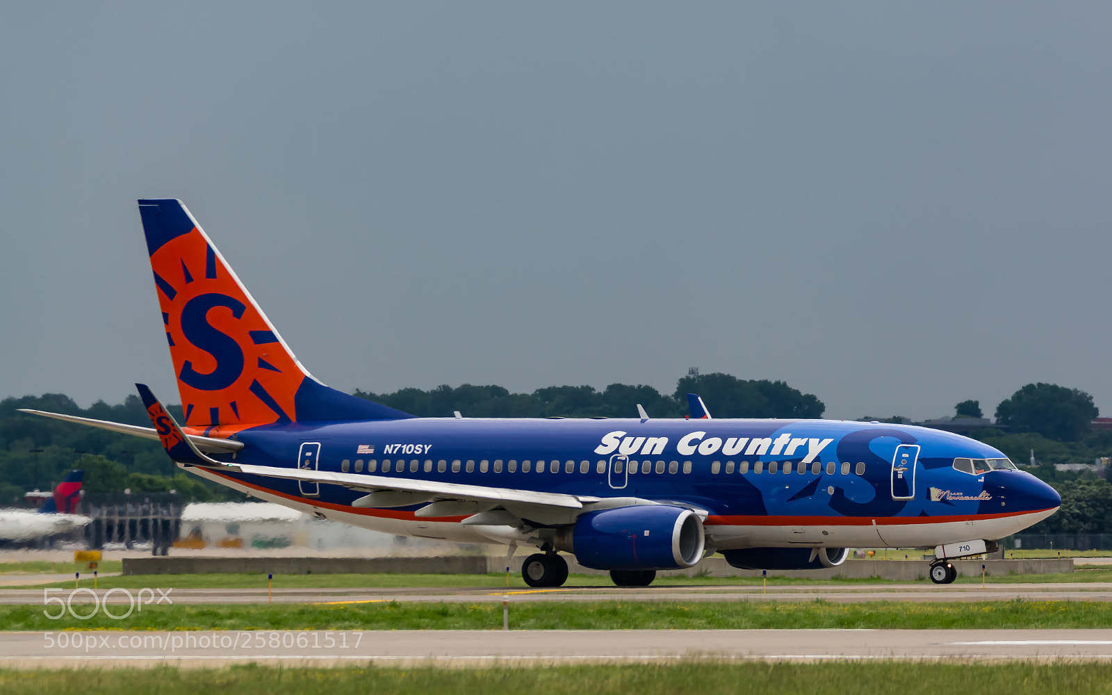 Nikon D7100 sample photo. Sun country airlines boeing photography