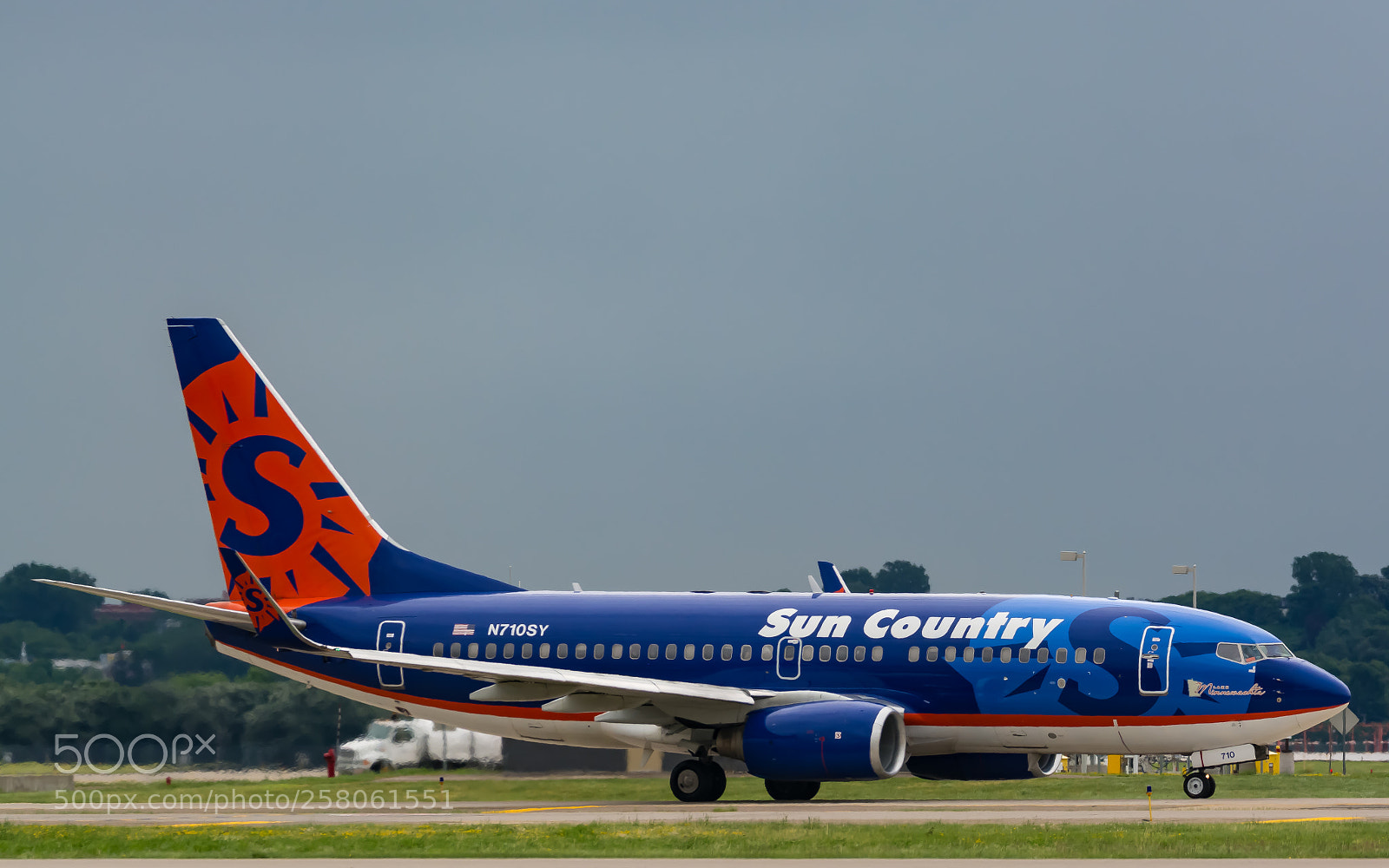 Nikon D7100 sample photo. Sun country airlines boeing photography