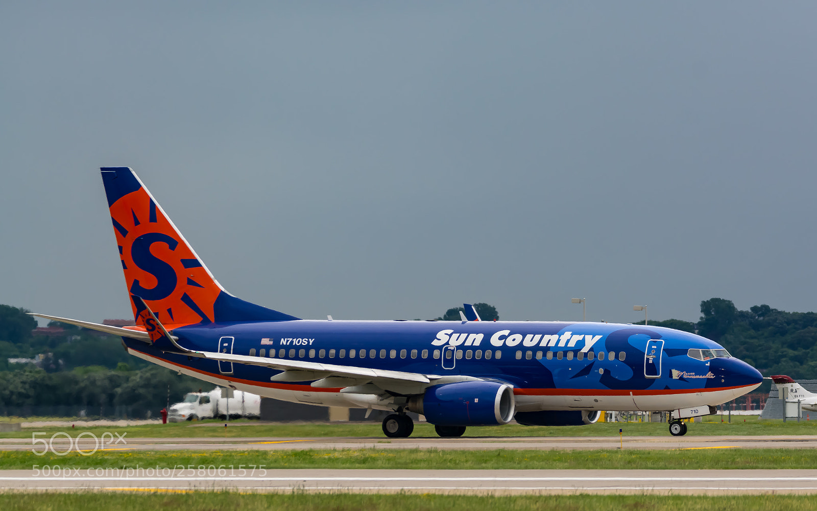 Nikon D7100 sample photo. Sun country airlines boeing photography