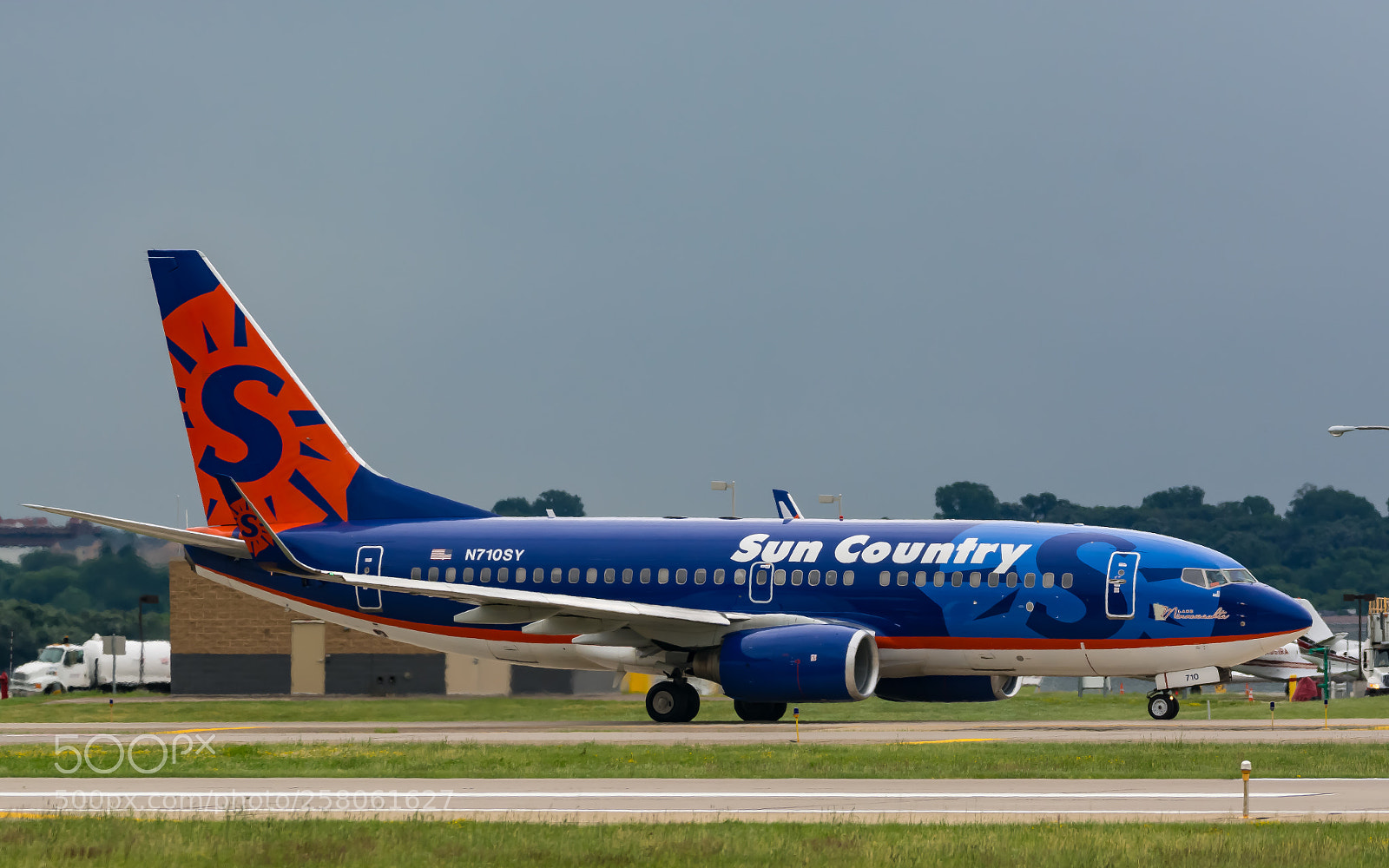 Nikon D7100 sample photo. Sun country airlines boeing photography