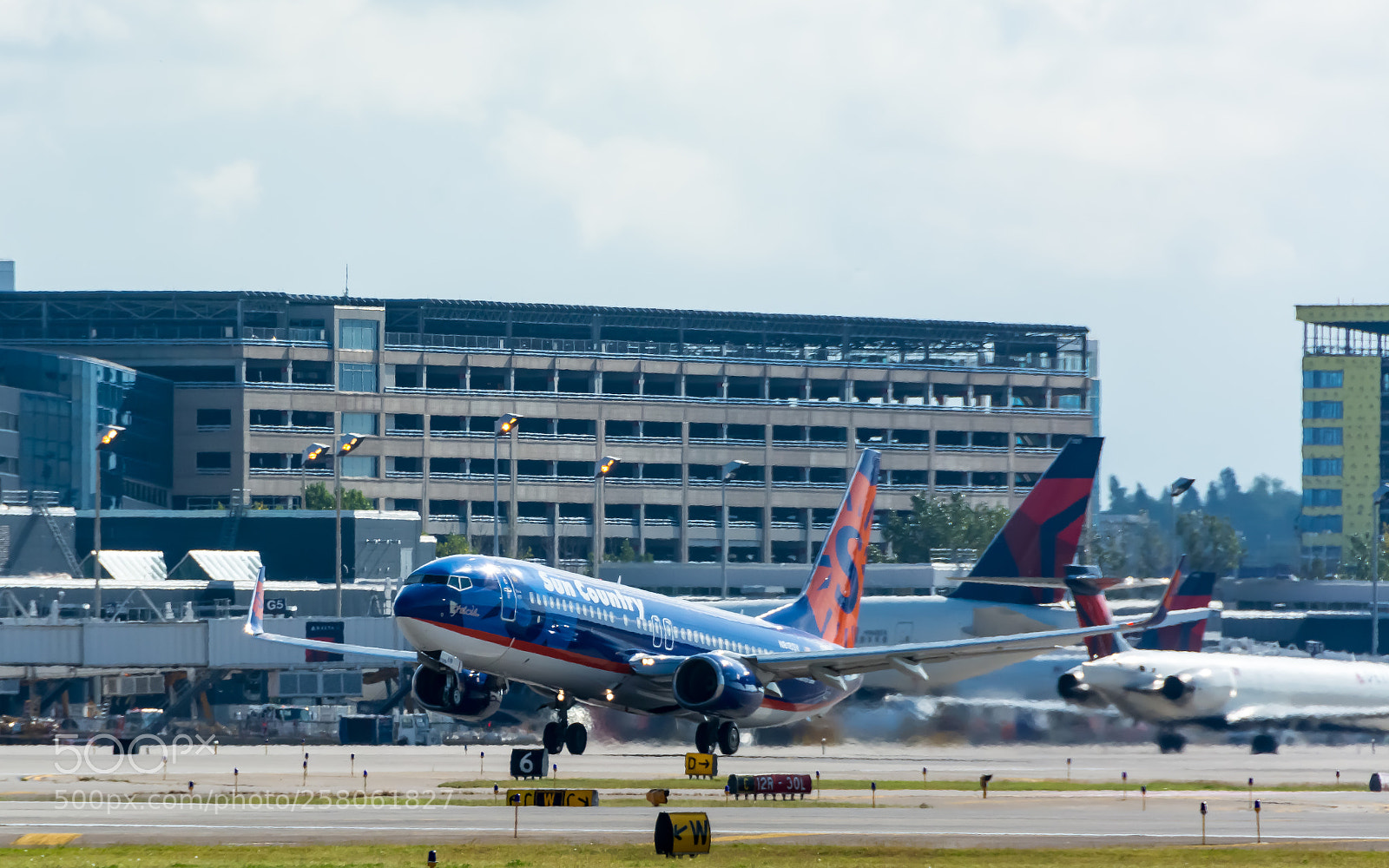 Nikon D7100 sample photo. Sun country airlines boeing photography