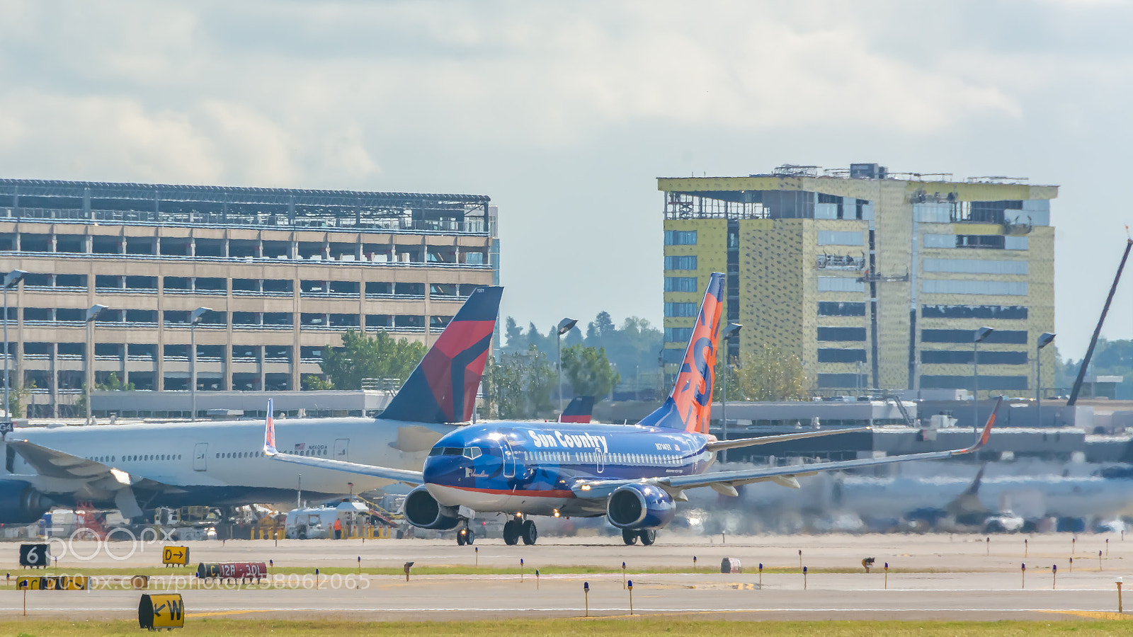Nikon D7100 sample photo. Sun country airlines boeing photography