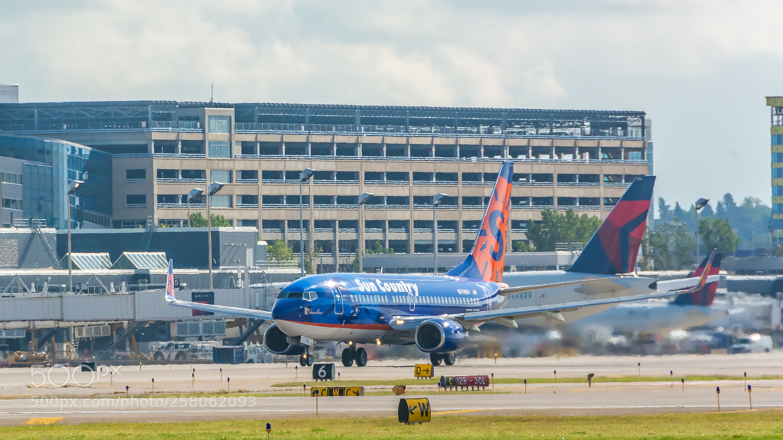Nikon D7100 sample photo. Sun country airlines boeing photography