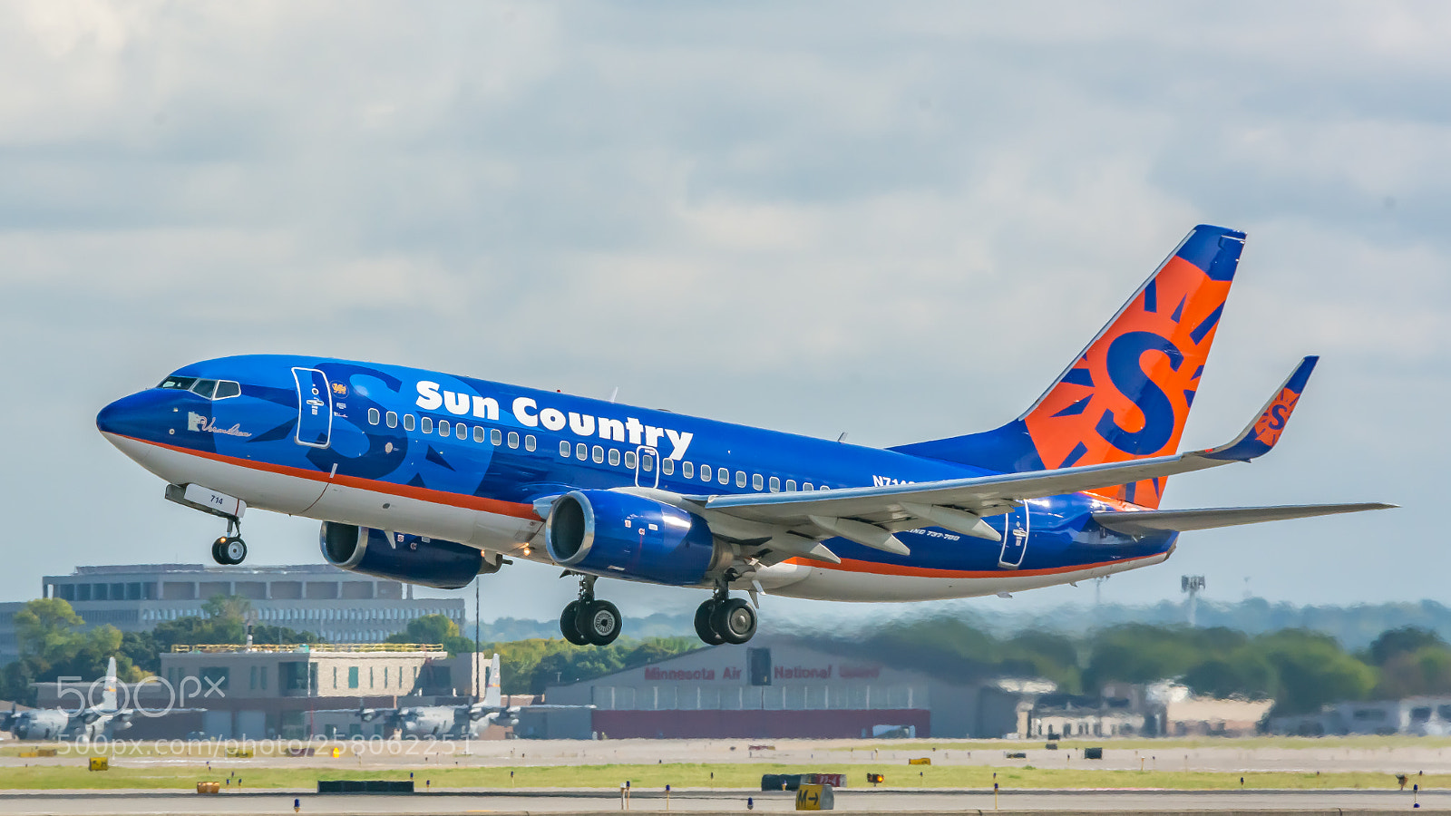 Nikon D7100 sample photo. Sun country airlines boeing photography