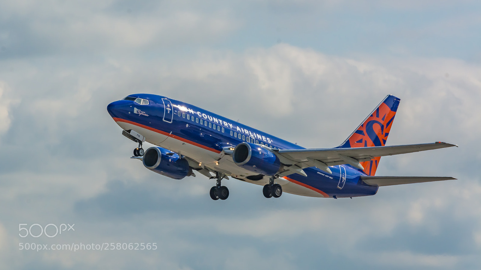 Nikon D7100 sample photo. Sun country airlines boeing photography