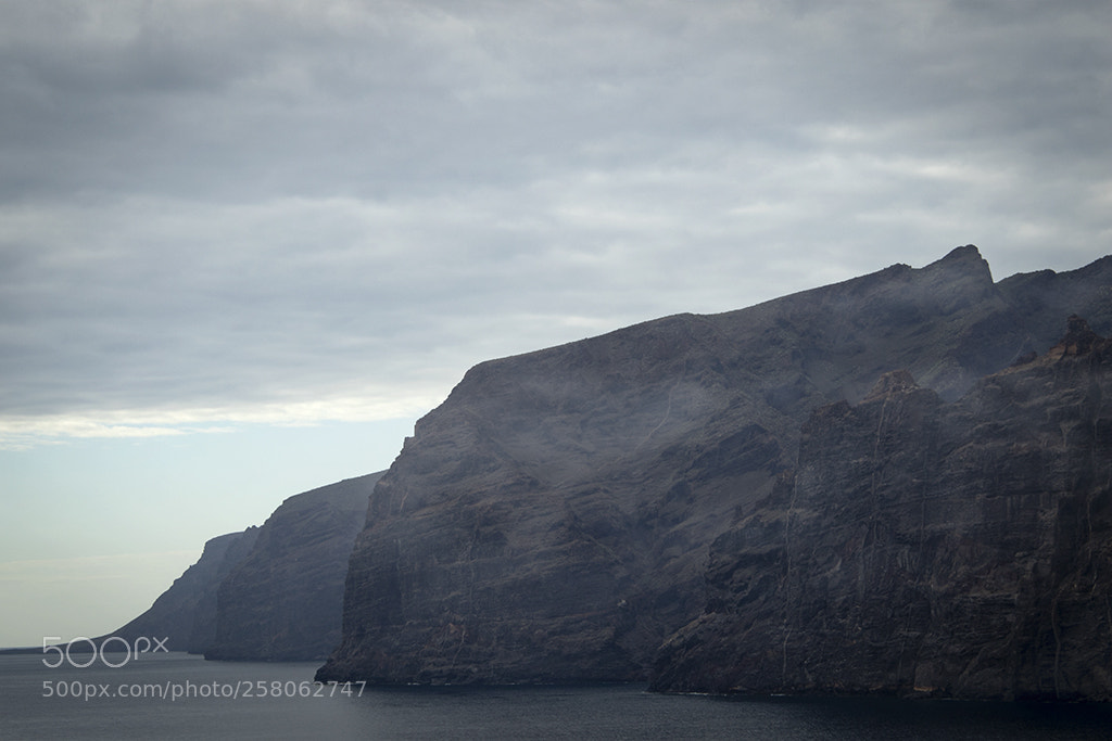 Canon EOS 7D Mark II sample photo. Cliff photography