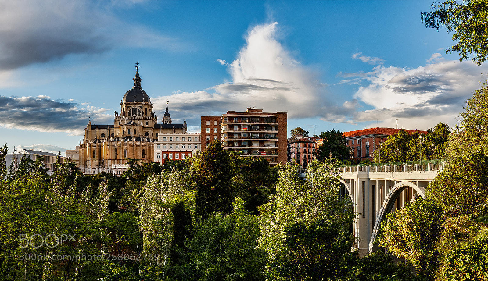 Canon EOS 5DS sample photo. Catedral de la almudena photography