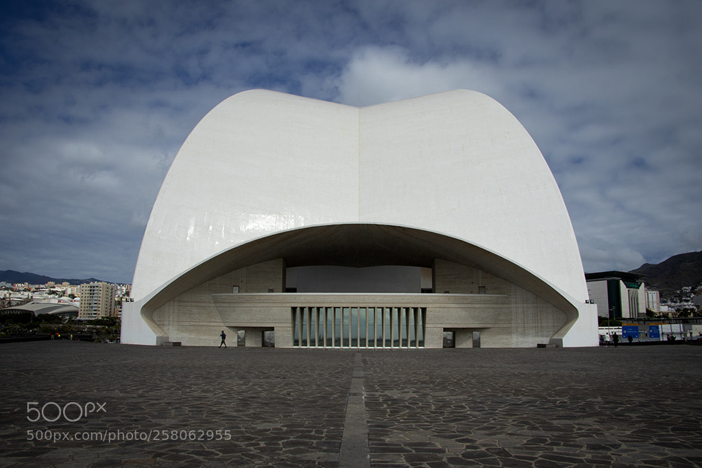 Canon EOS 7D Mark II sample photo. Calatrava photography