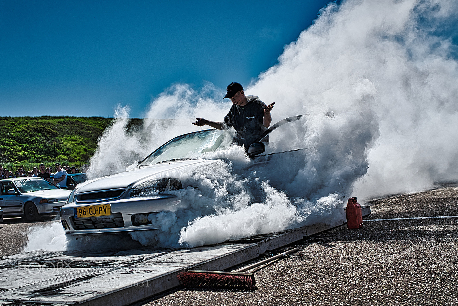 Sony a7R III sample photo. Burn-out 01. japfest circuit photography