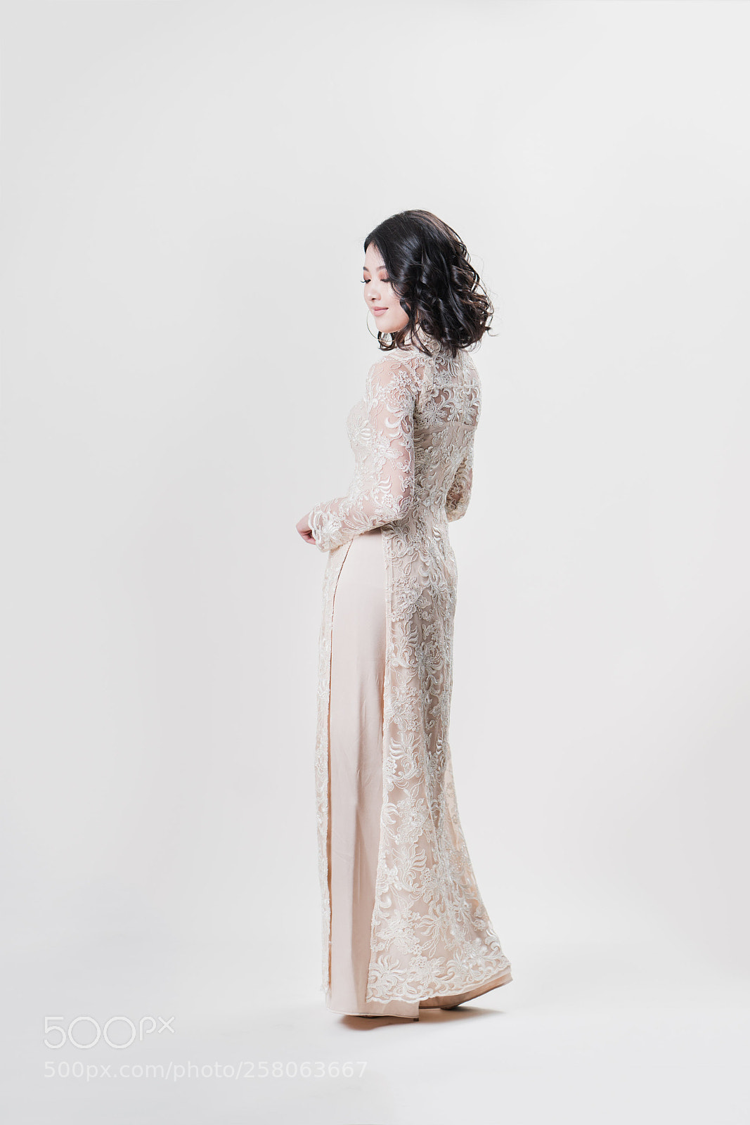 Sony a7R III sample photo. Ao dai photography