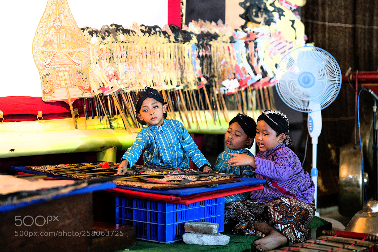 Sony a7R II sample photo. In the puppet show photography