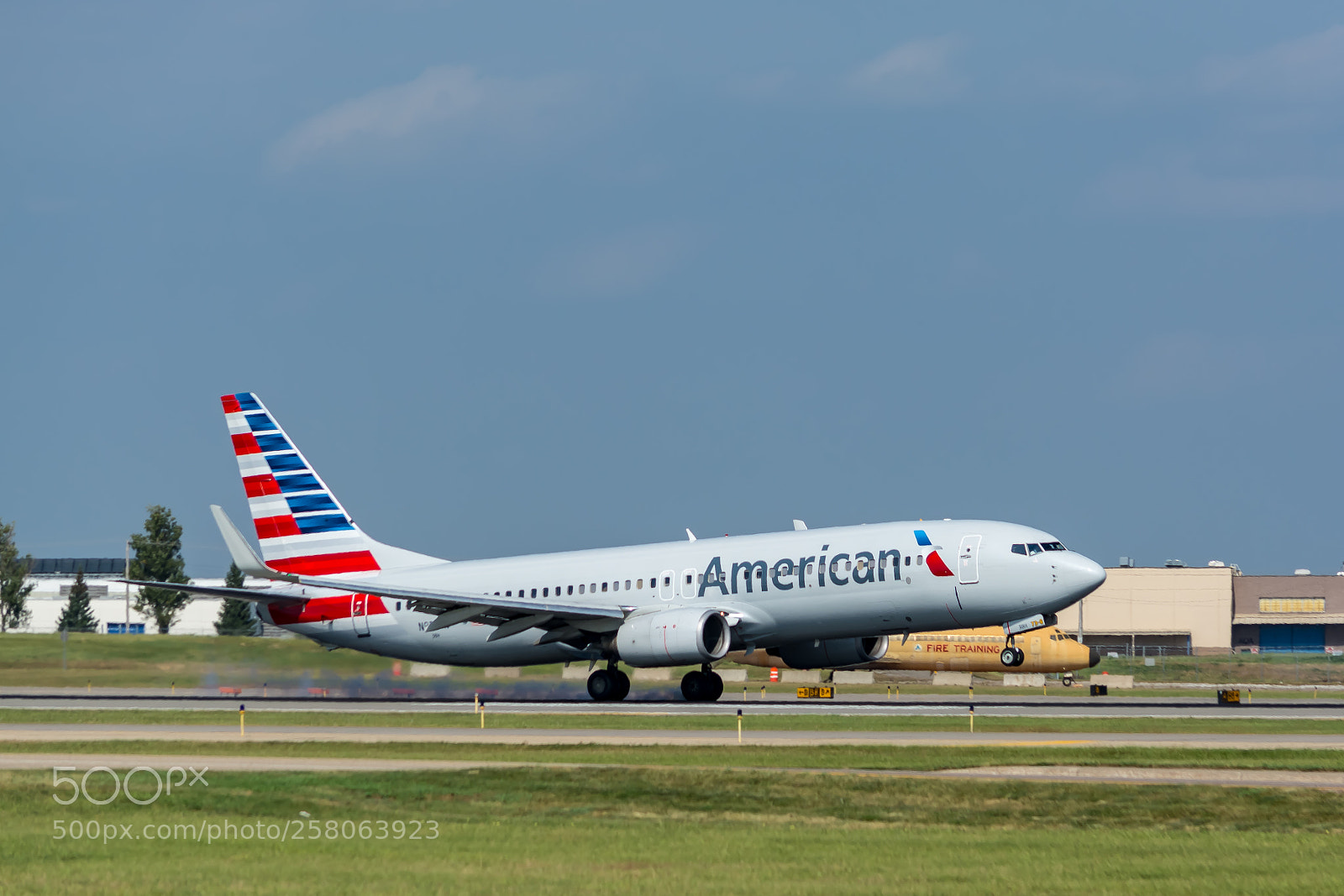 Nikon D7100 sample photo. American airlines boeing 737-823 photography