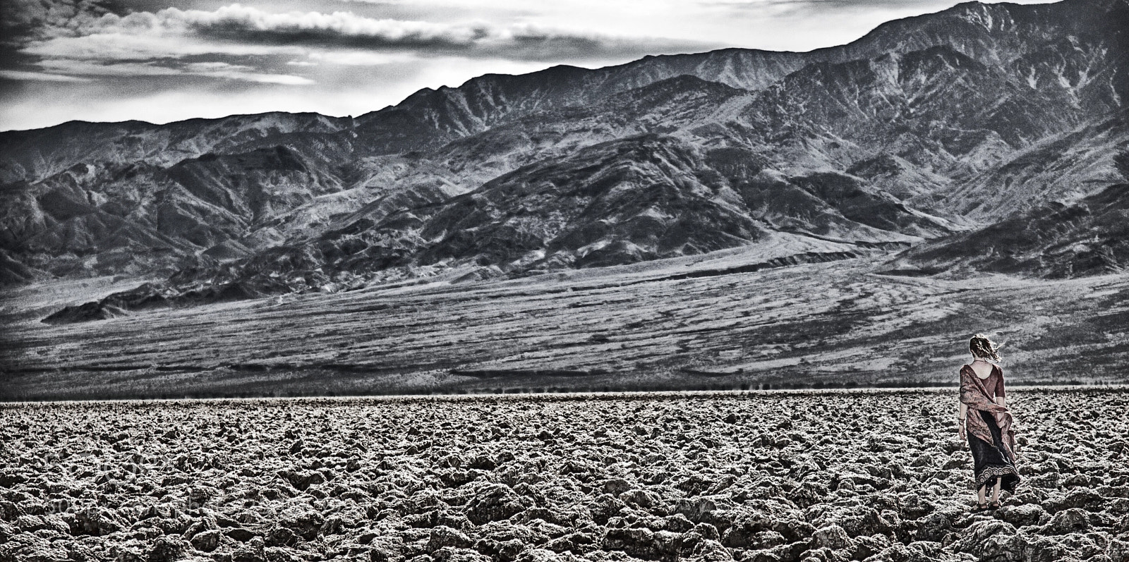 Canon EOS 5D Mark II sample photo. Death valley girl photography