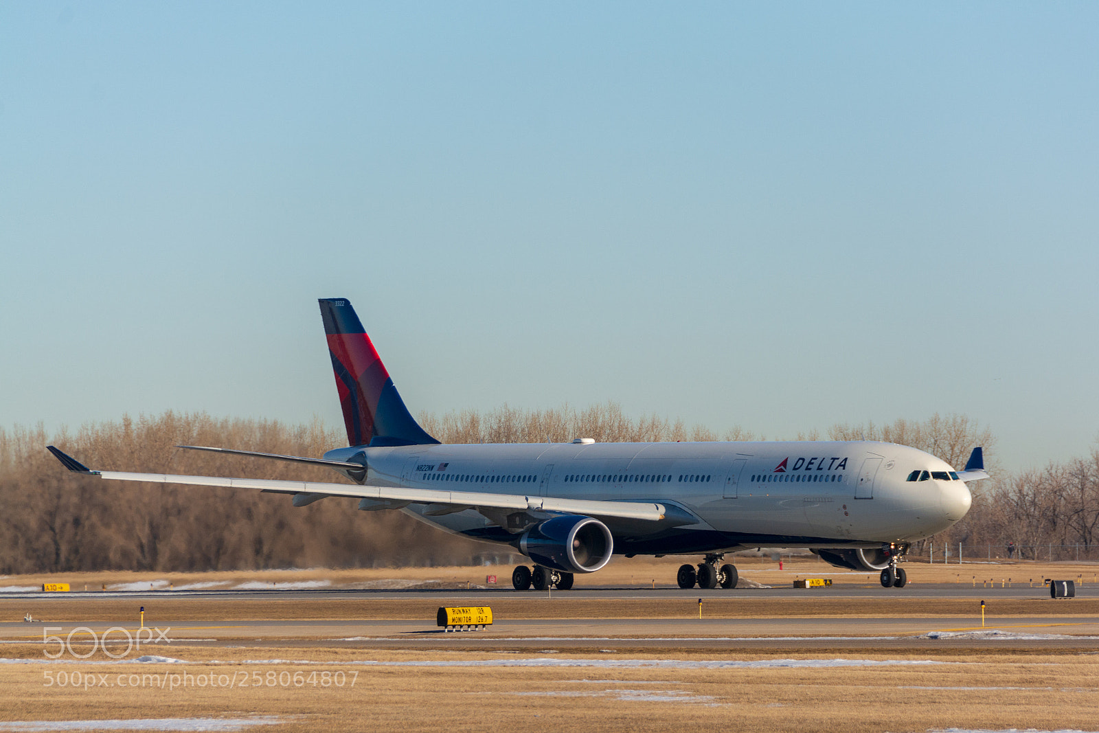 Nikon D7100 sample photo. Delta air lines airbus photography