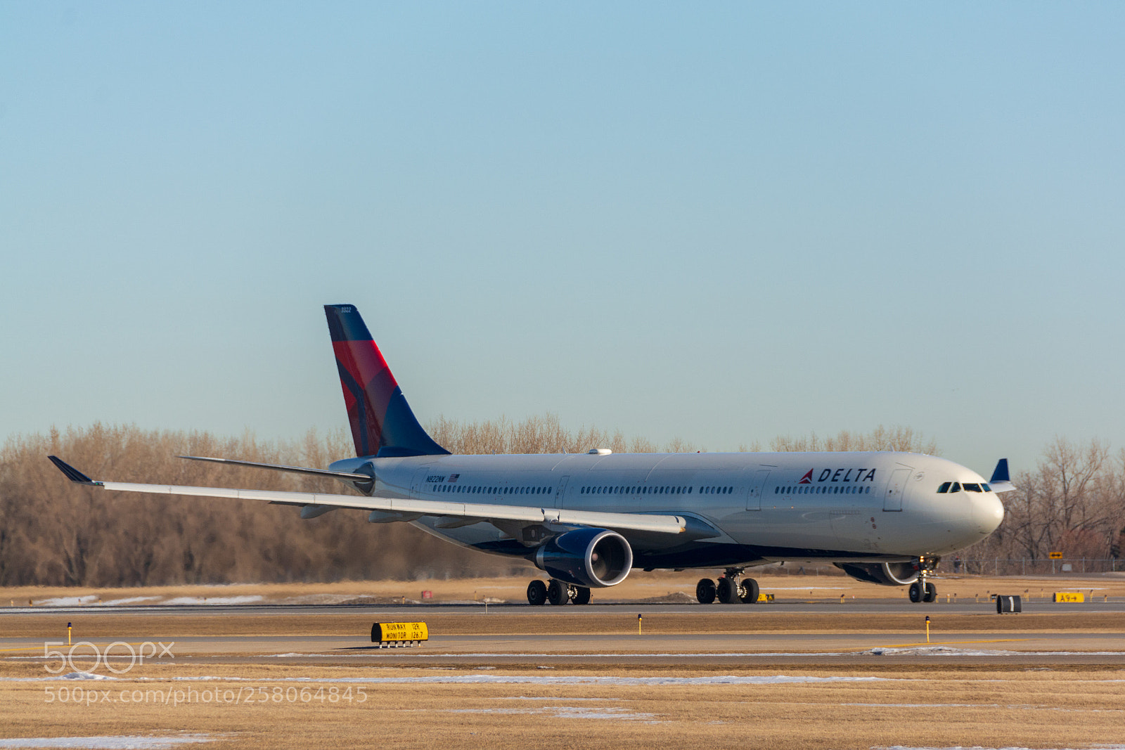 Nikon D7100 sample photo. Delta air lines airbus photography