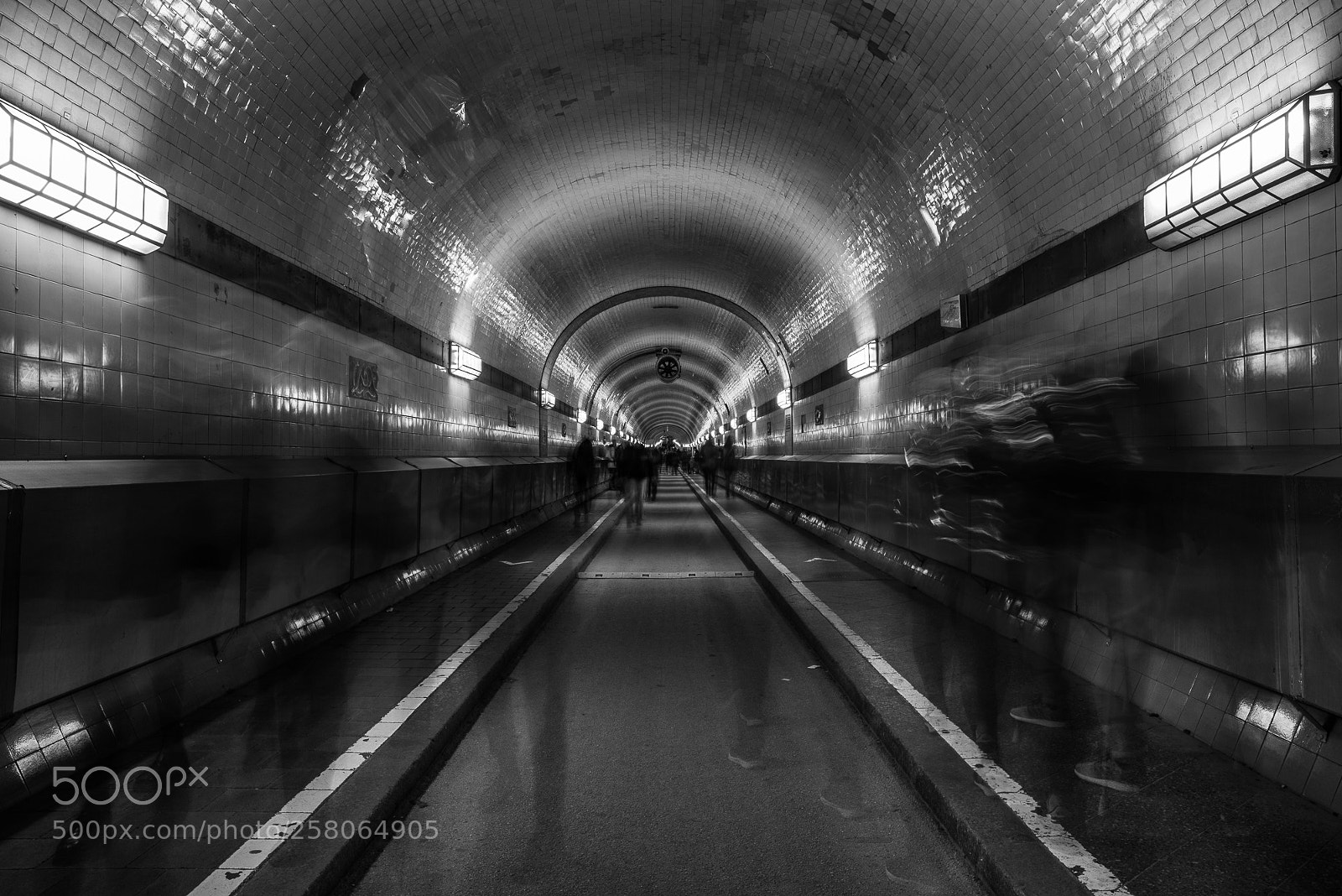Nikon D750 sample photo. Elbtunnel photography