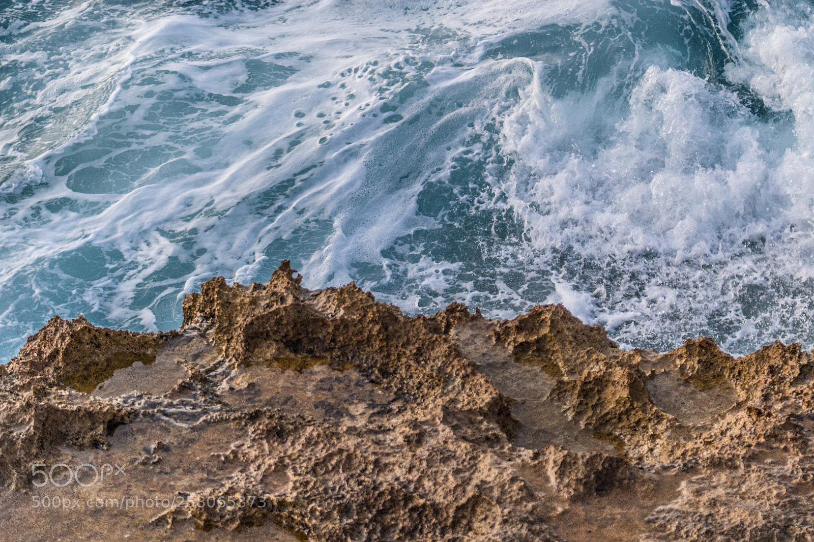 Canon EOS 100D (EOS Rebel SL1 / EOS Kiss X7) sample photo. Rocks and waves photography